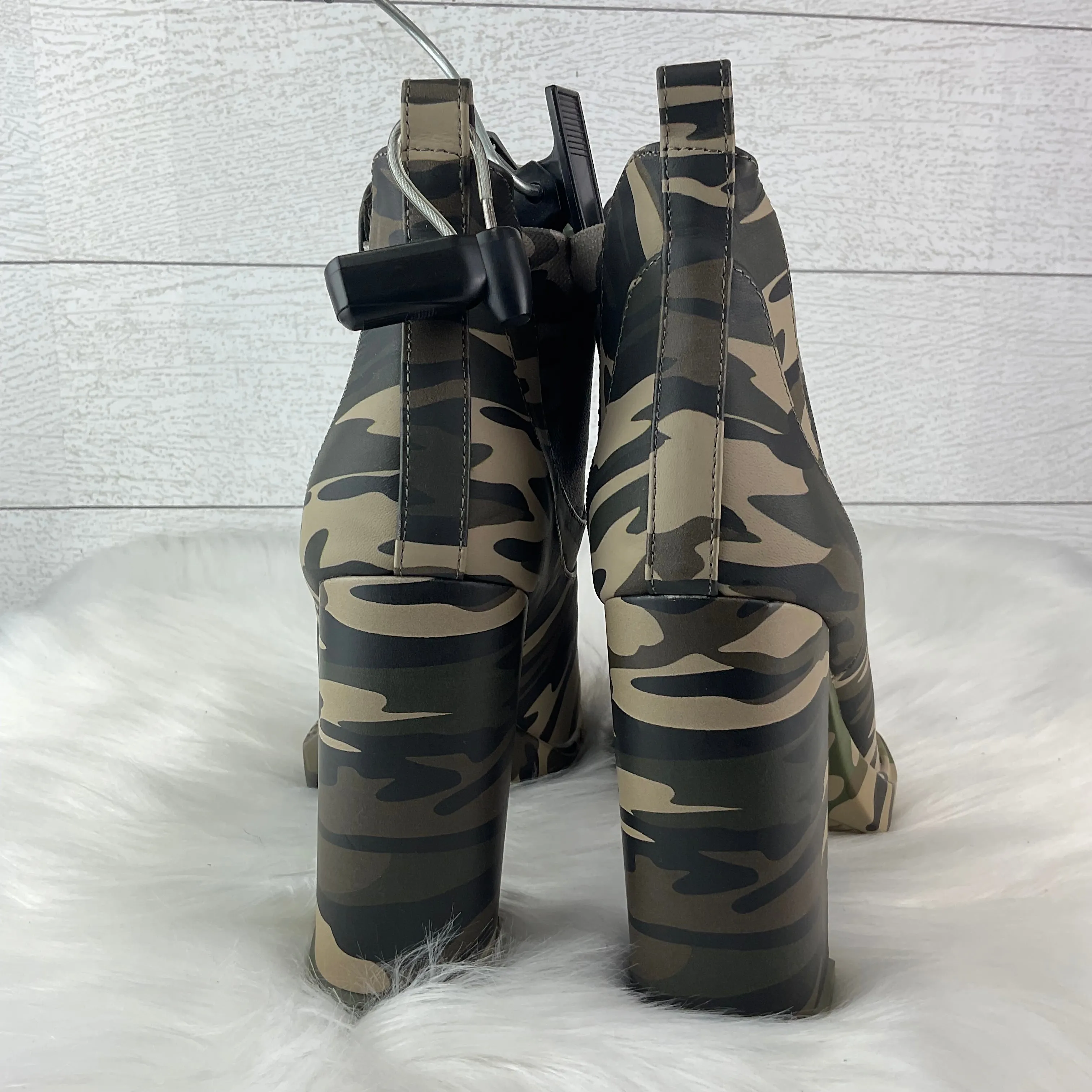 Boots Ankle Heels By Gianni Bini In Camouflage Print, Size: 9