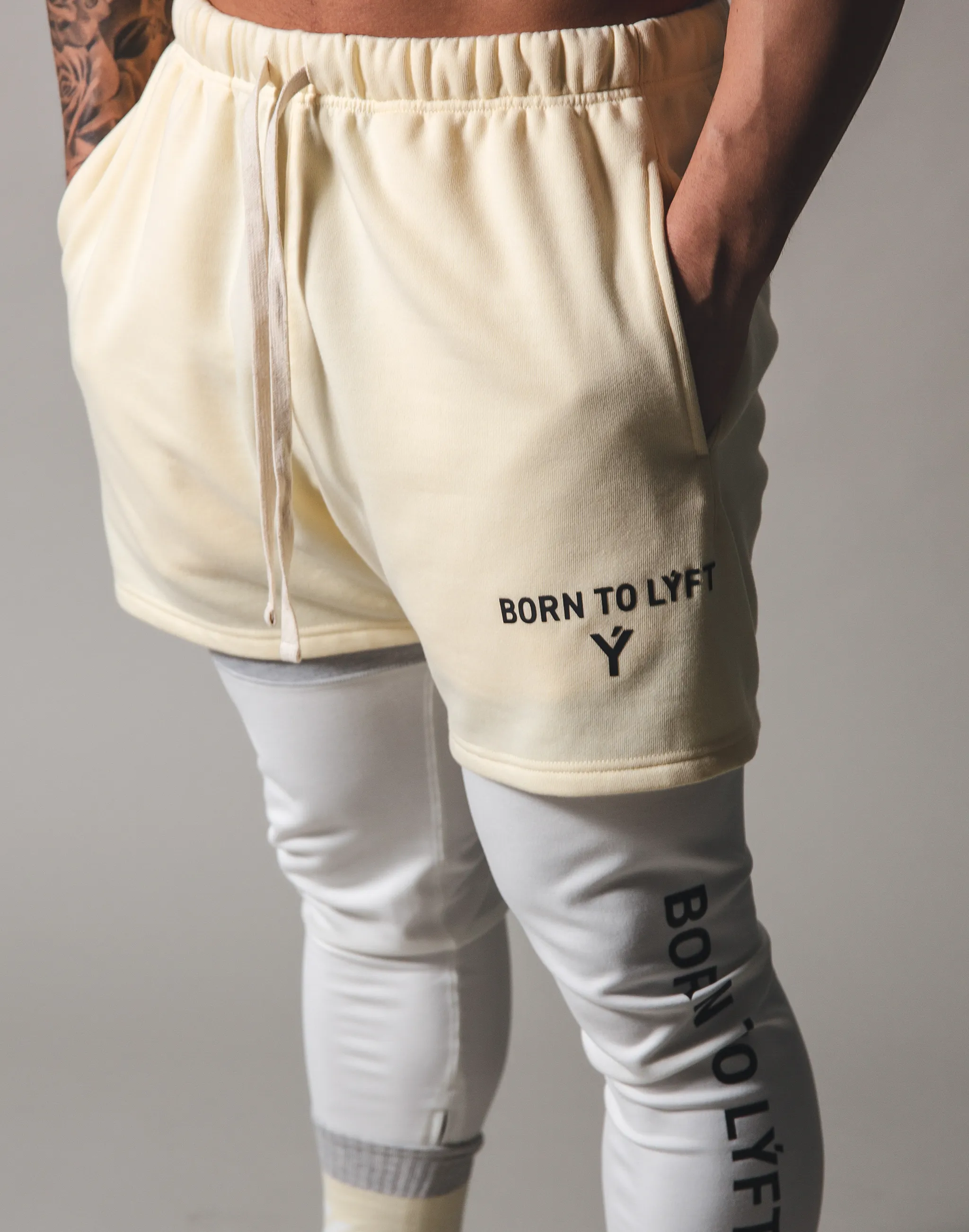 BORN TO LÝFT Sweat shorts - Champagne