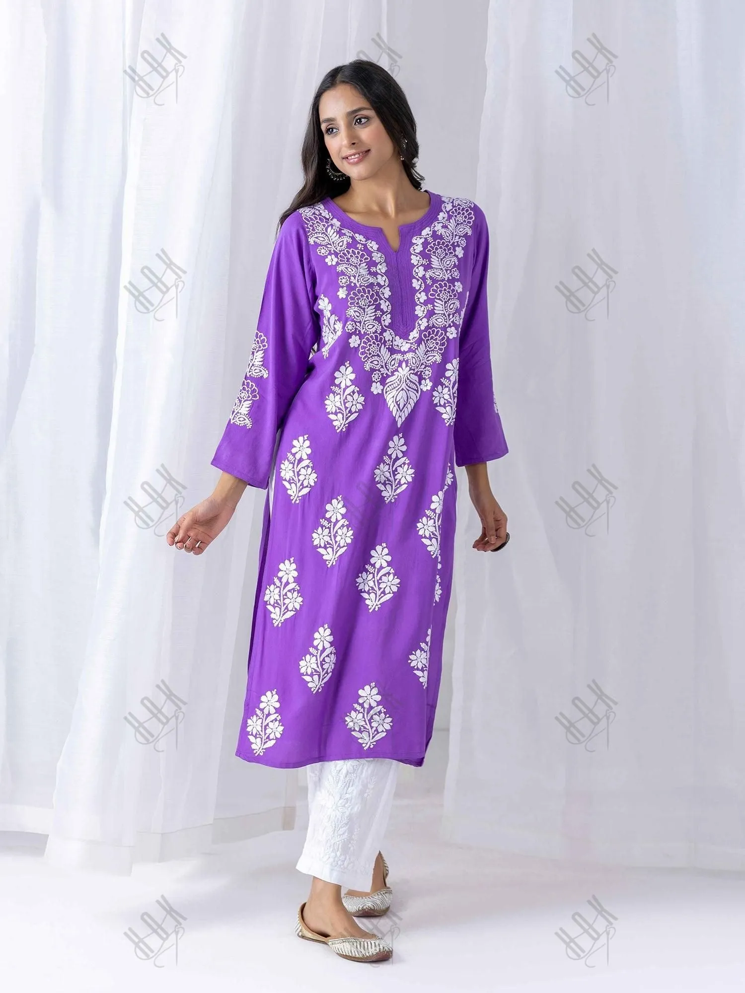 Fizaa Hand Embroidered Chikankari Kurta in Purple