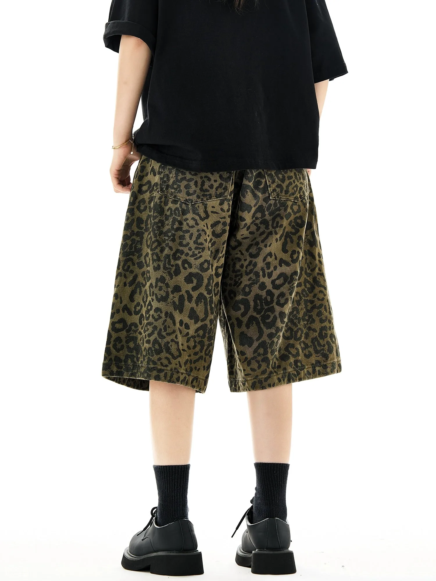 Leopard Print Wide-Leg Bermuda Shorts