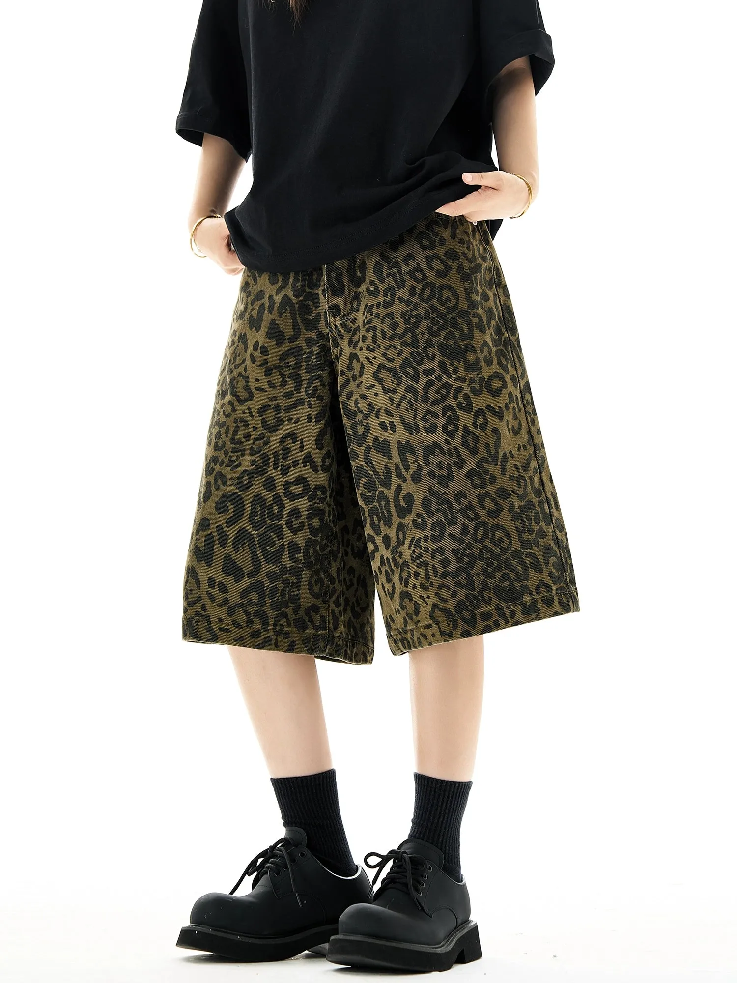 Leopard Print Wide-Leg Bermuda Shorts