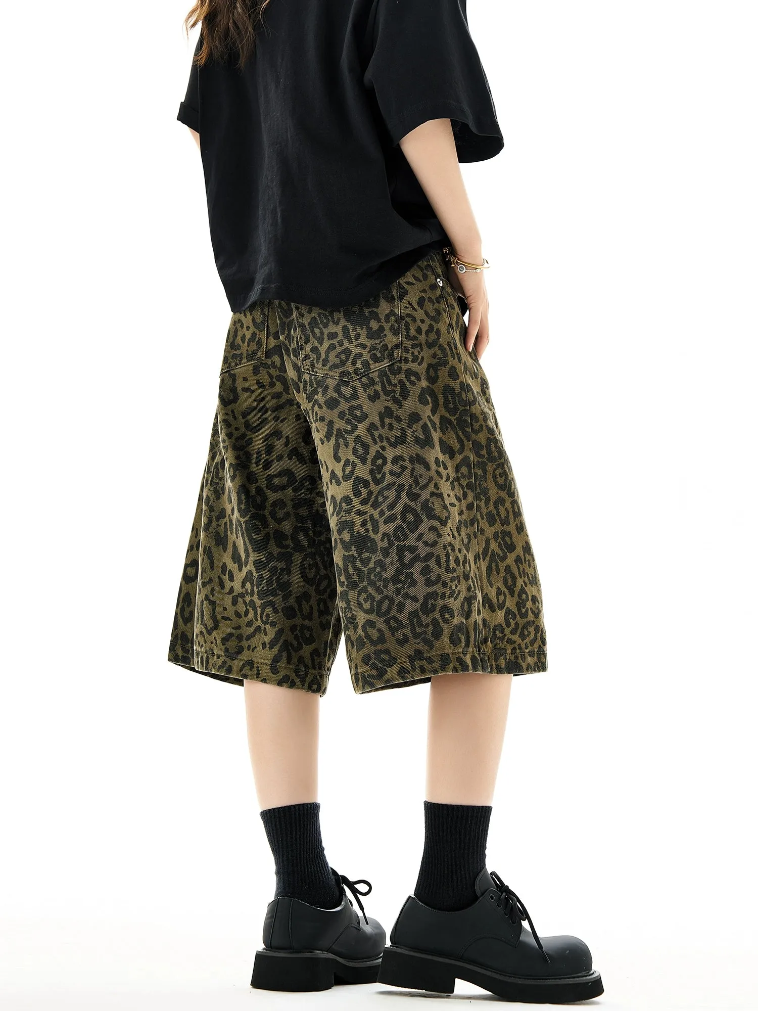 Leopard Print Wide-Leg Bermuda Shorts