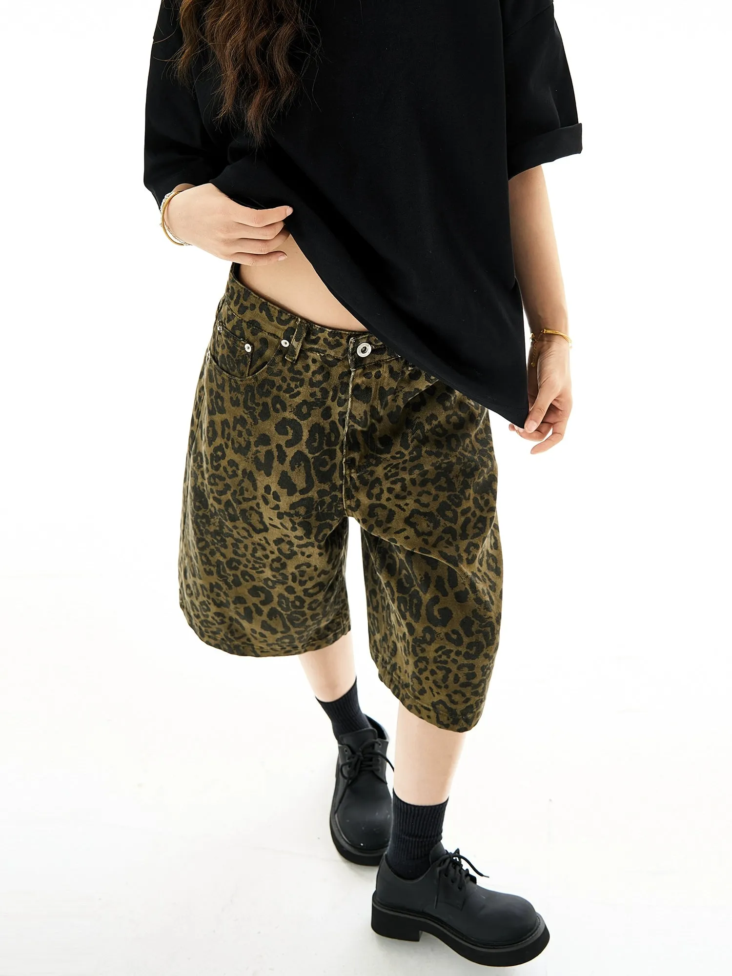 Leopard Print Wide-Leg Bermuda Shorts