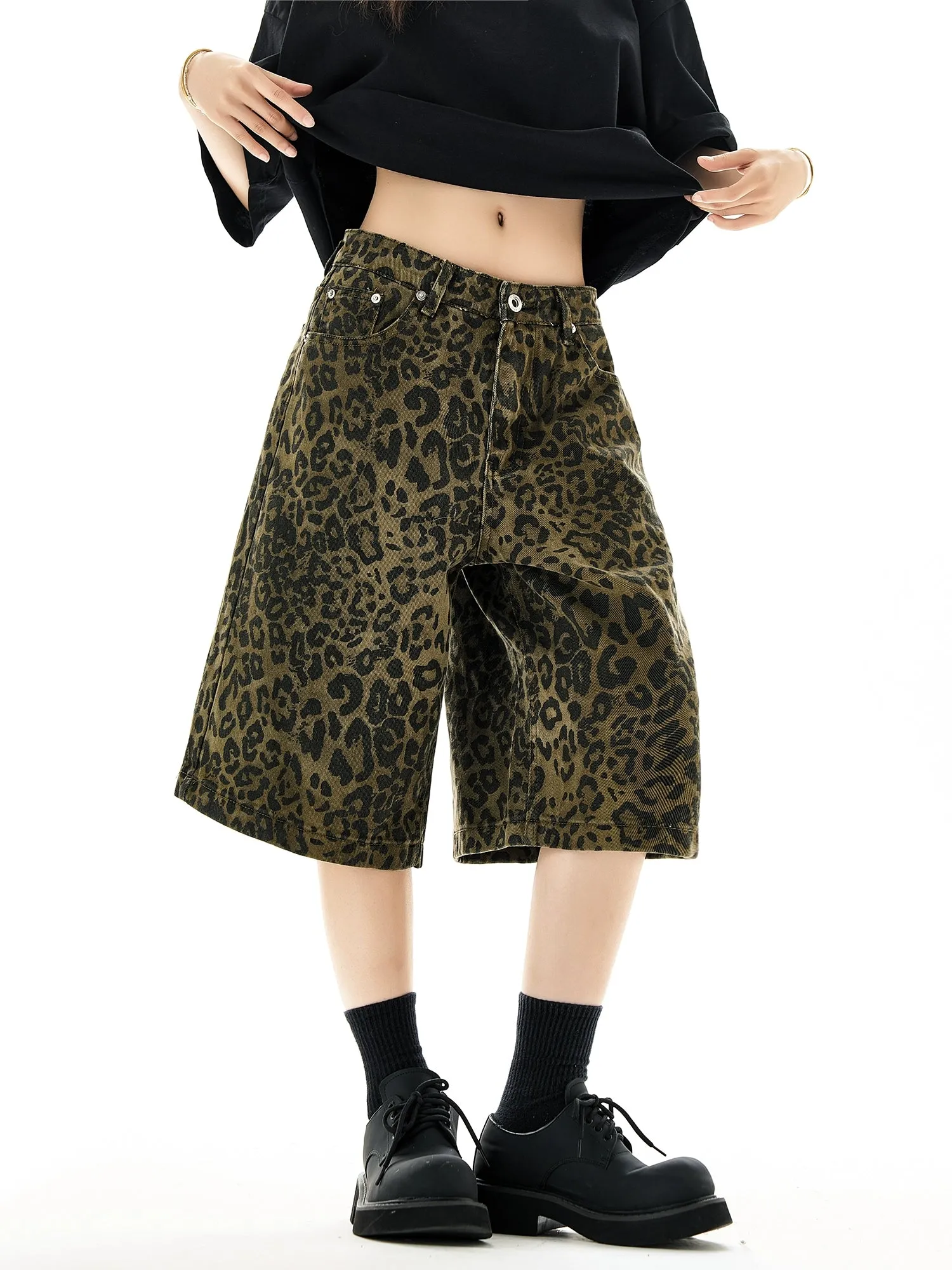 Leopard Print Wide-Leg Bermuda Shorts