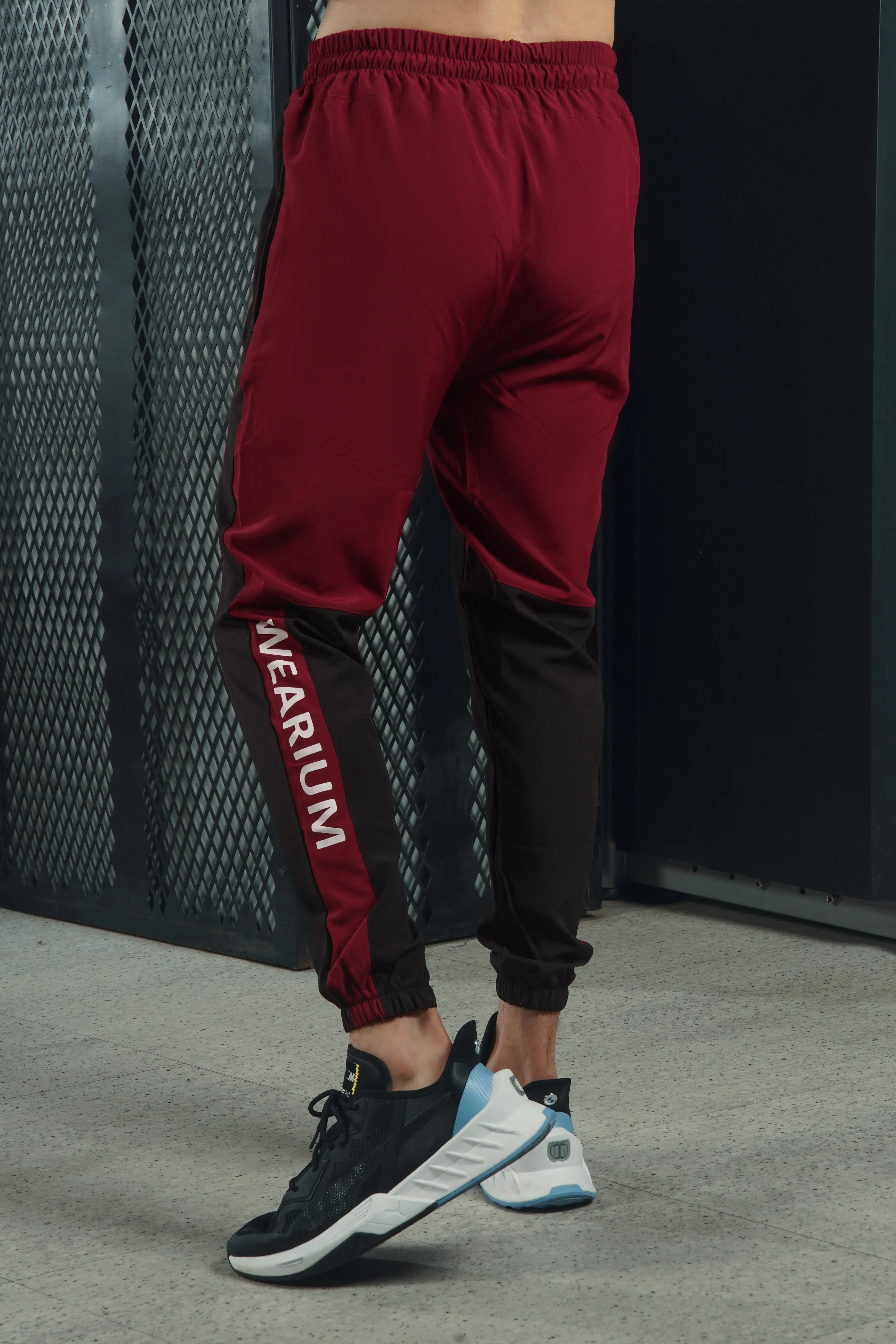 Model Compression - Black/Burgundy